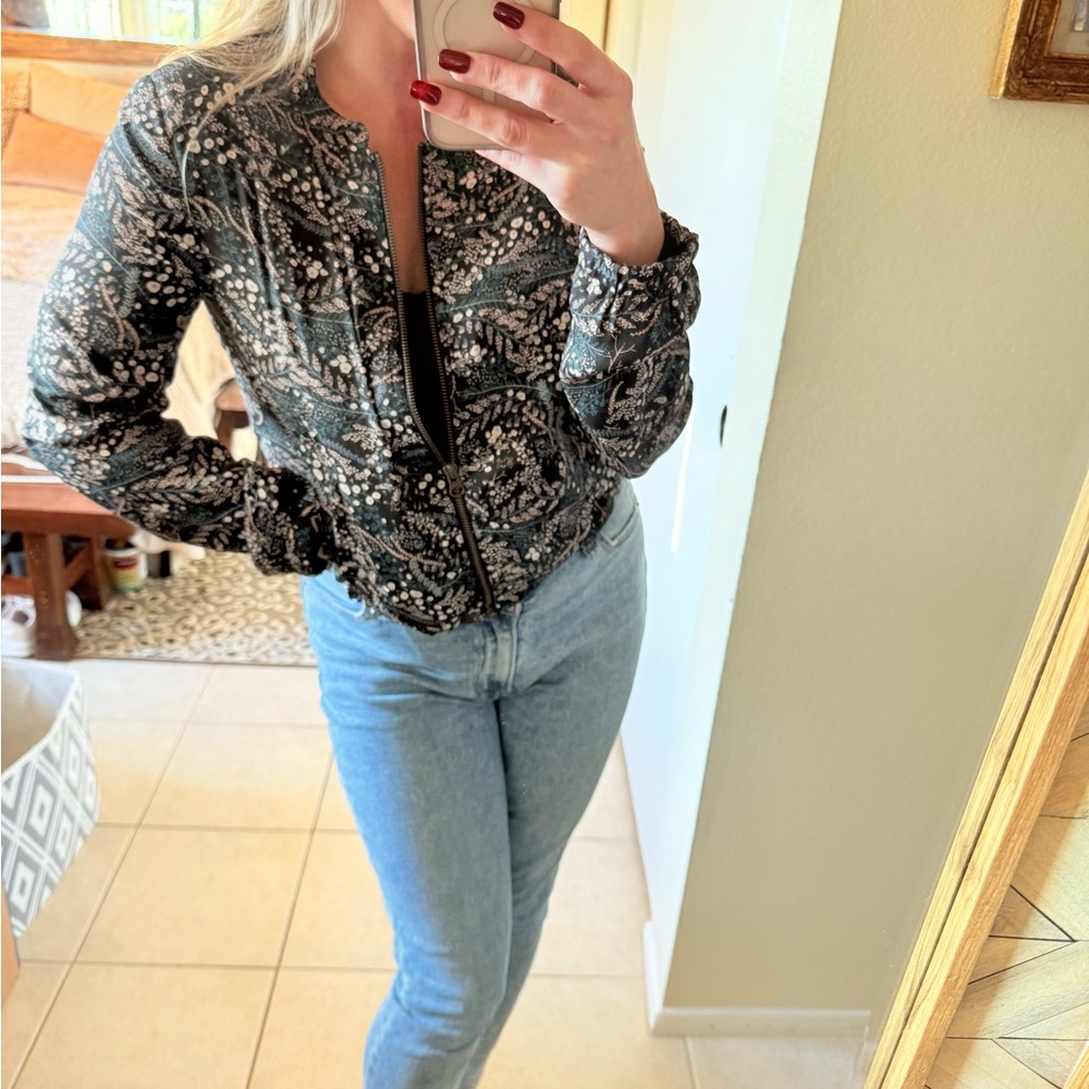 LOFT Lightweight Floral Bomber Jacket - Picture 6 of 13